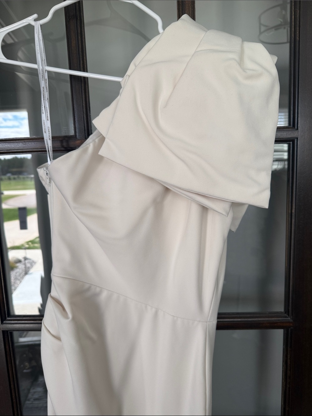 Bronx and Banco Stella Elegant One-Shoulder Cream Bridal Gown Small Summer Gown - Picture 10 of 11
